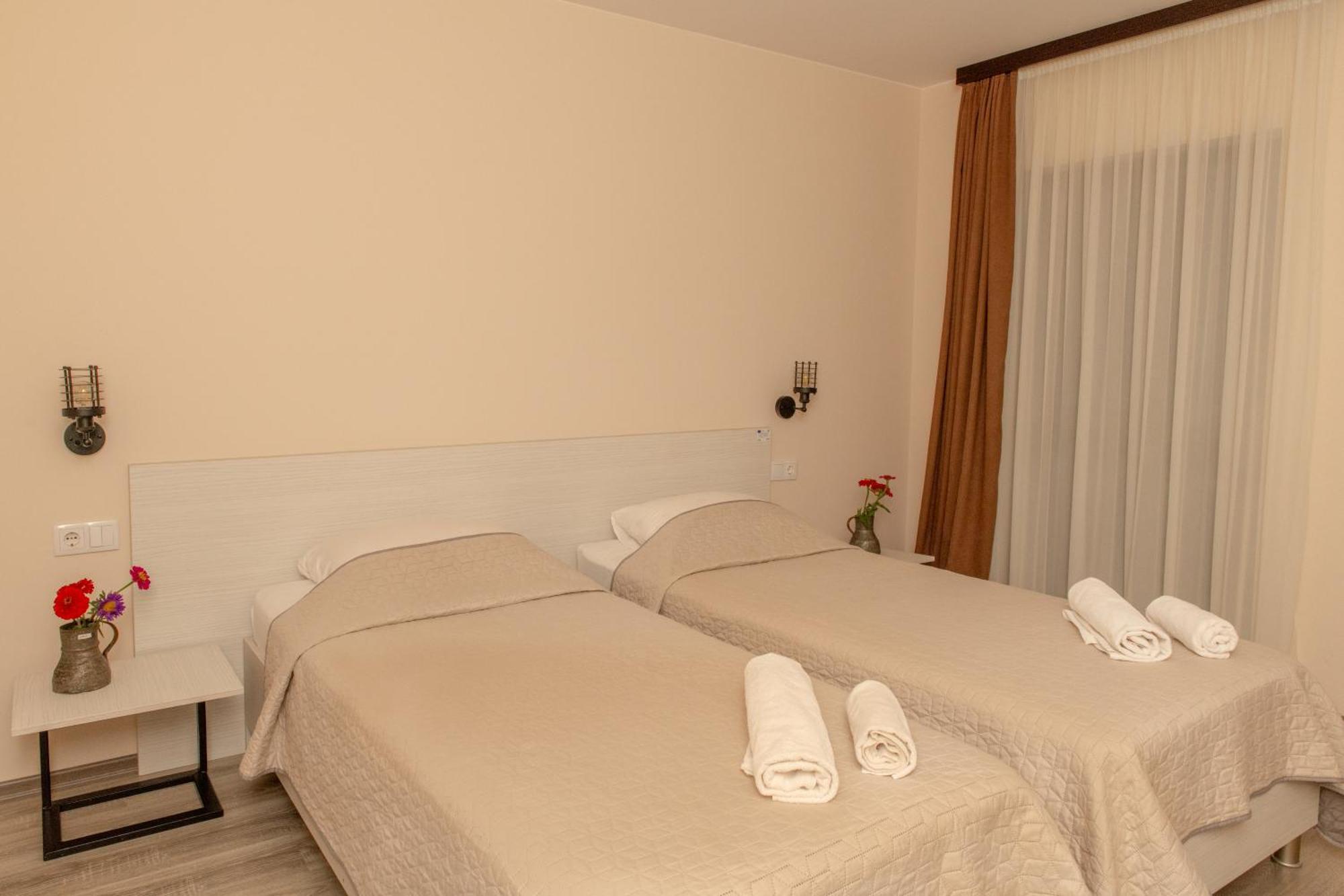 Alvani Inn K'vemo Alvani Esterno foto