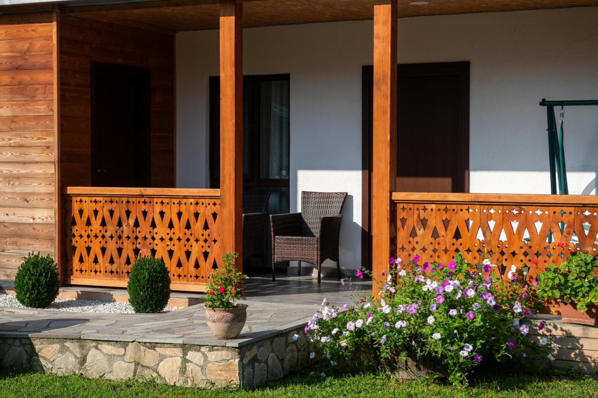 Alvani Inn K'vemo Alvani Esterno foto
