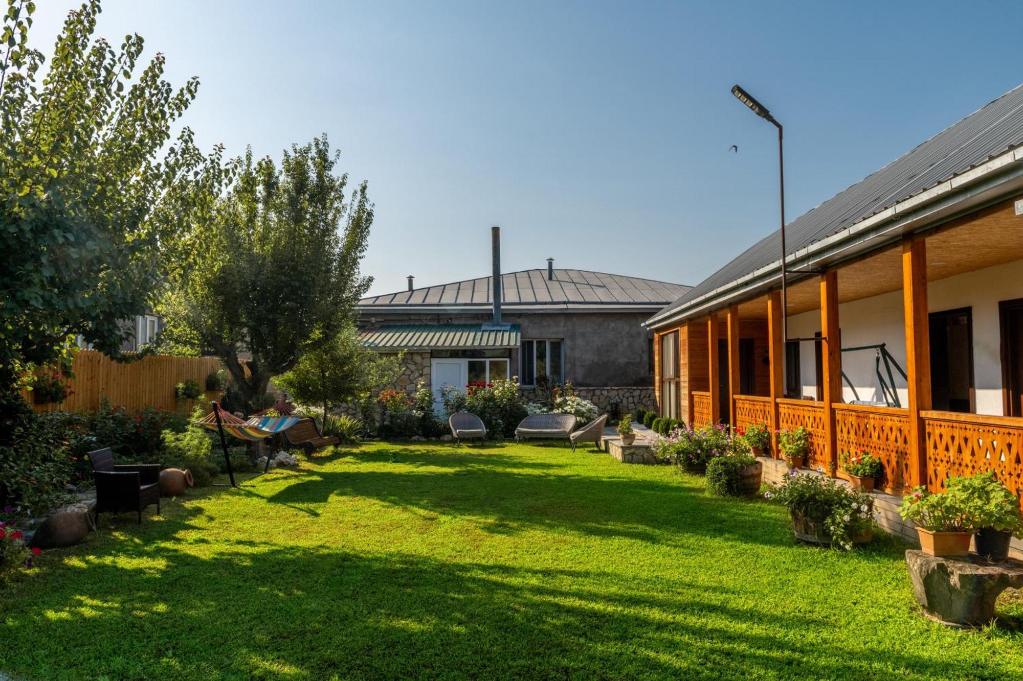 Alvani Inn K'vemo Alvani Esterno foto