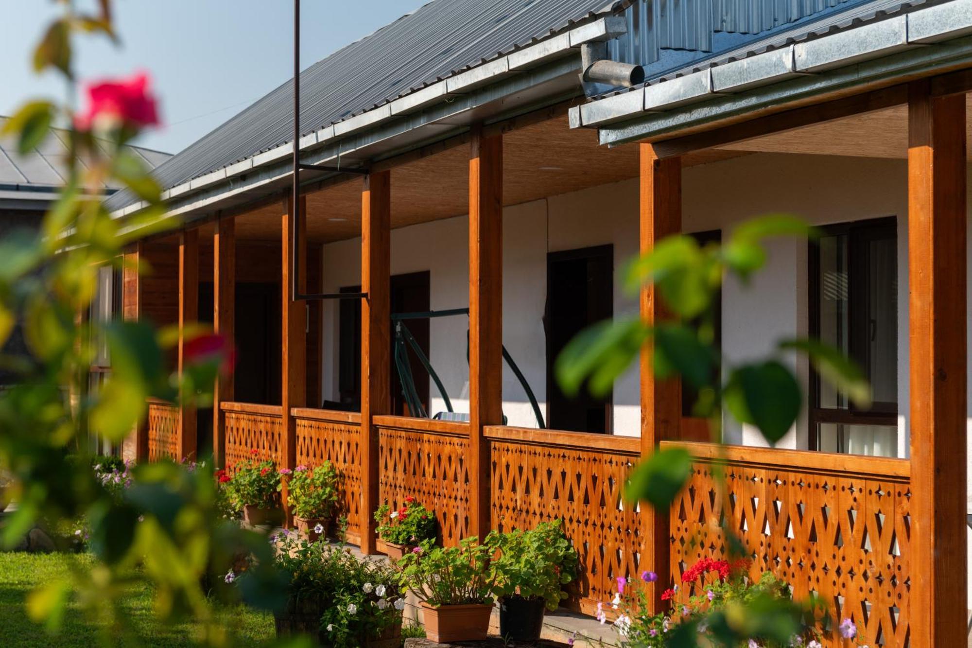 Alvani Inn K'vemo Alvani Esterno foto