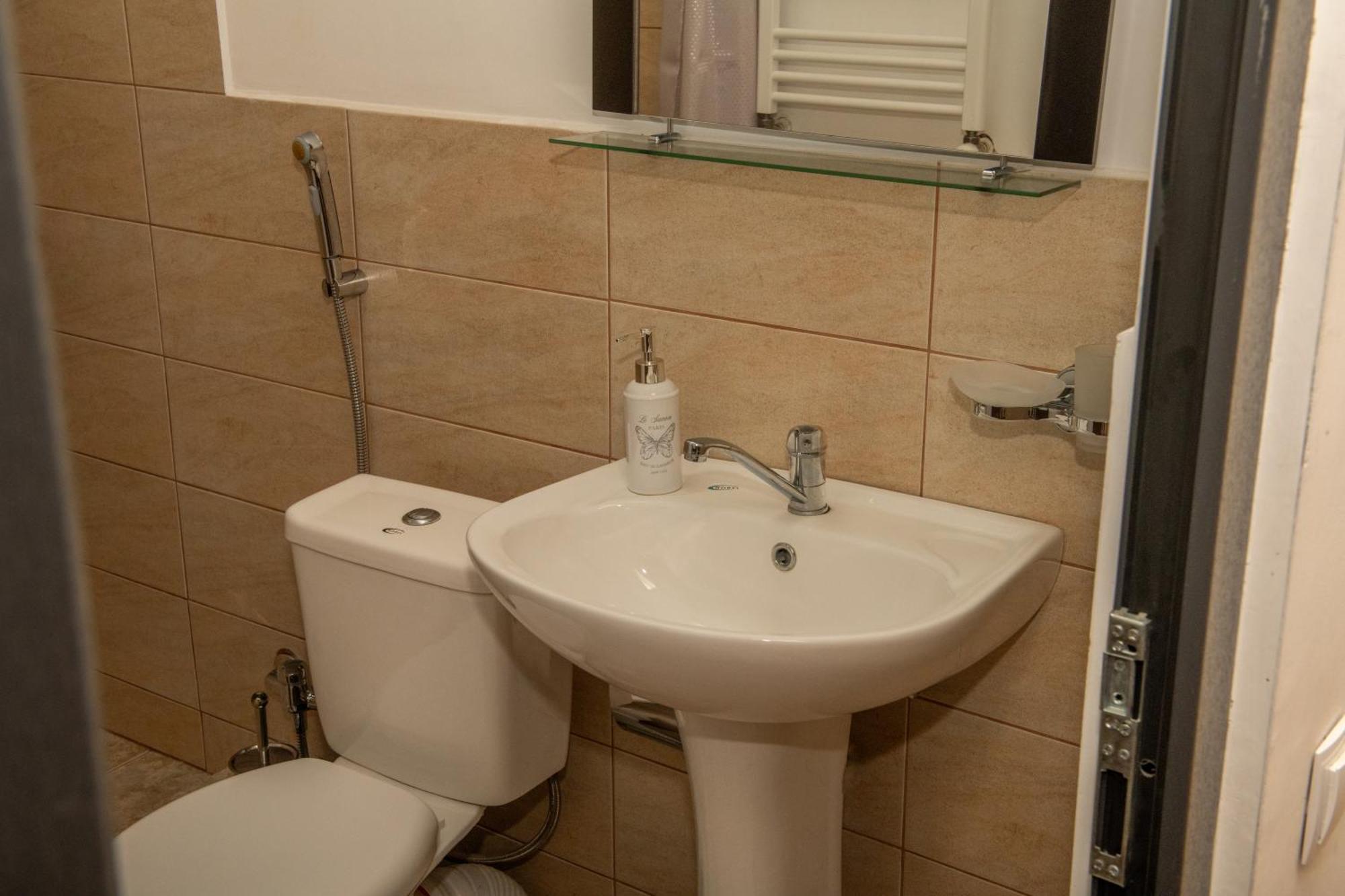 Alvani Inn K'vemo Alvani Esterno foto