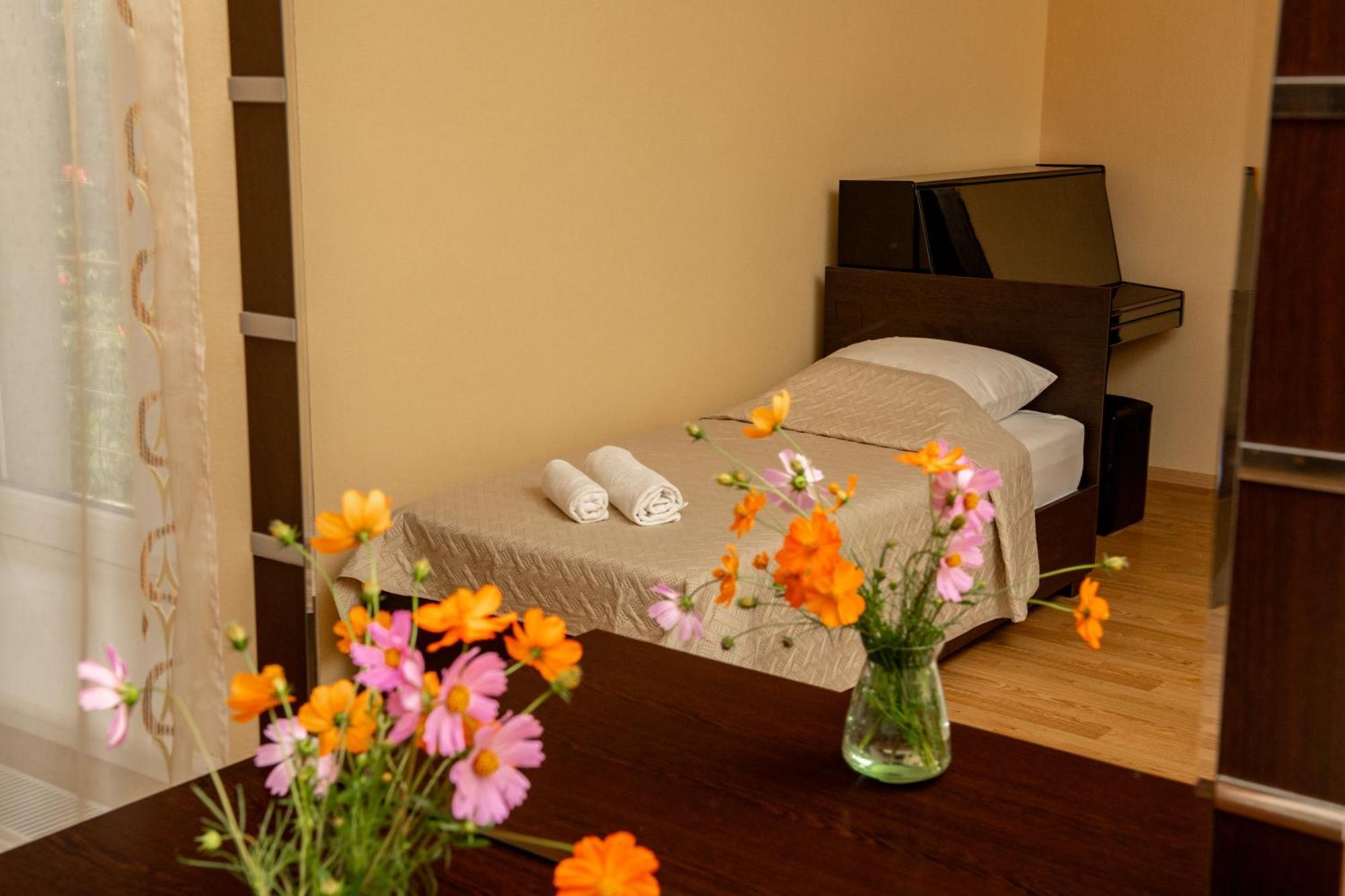 Alvani Inn K'vemo Alvani Esterno foto
